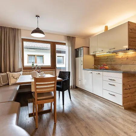Haus Kreidl شقة