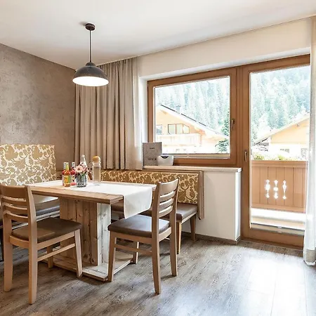 Apartment Haus Kreidl Tux